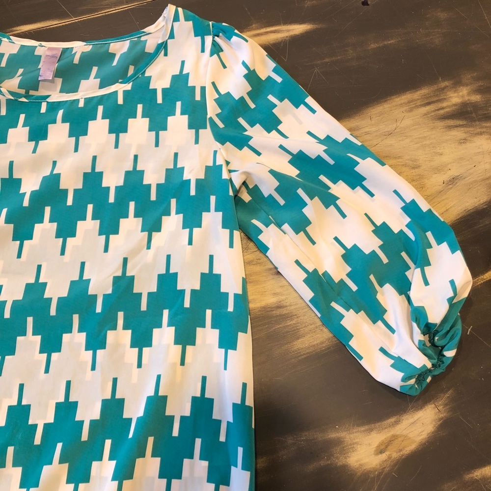 Patterned Top - Picture 2 of 5